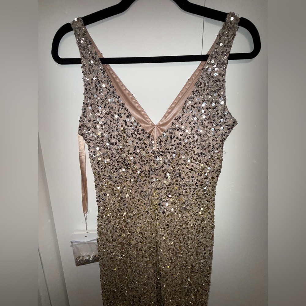 NWT |Mac Duggal 1068 Shimmering Gold Sequined Sleeveless  Side Slit Gown Size 2 - Picture 12 of 17